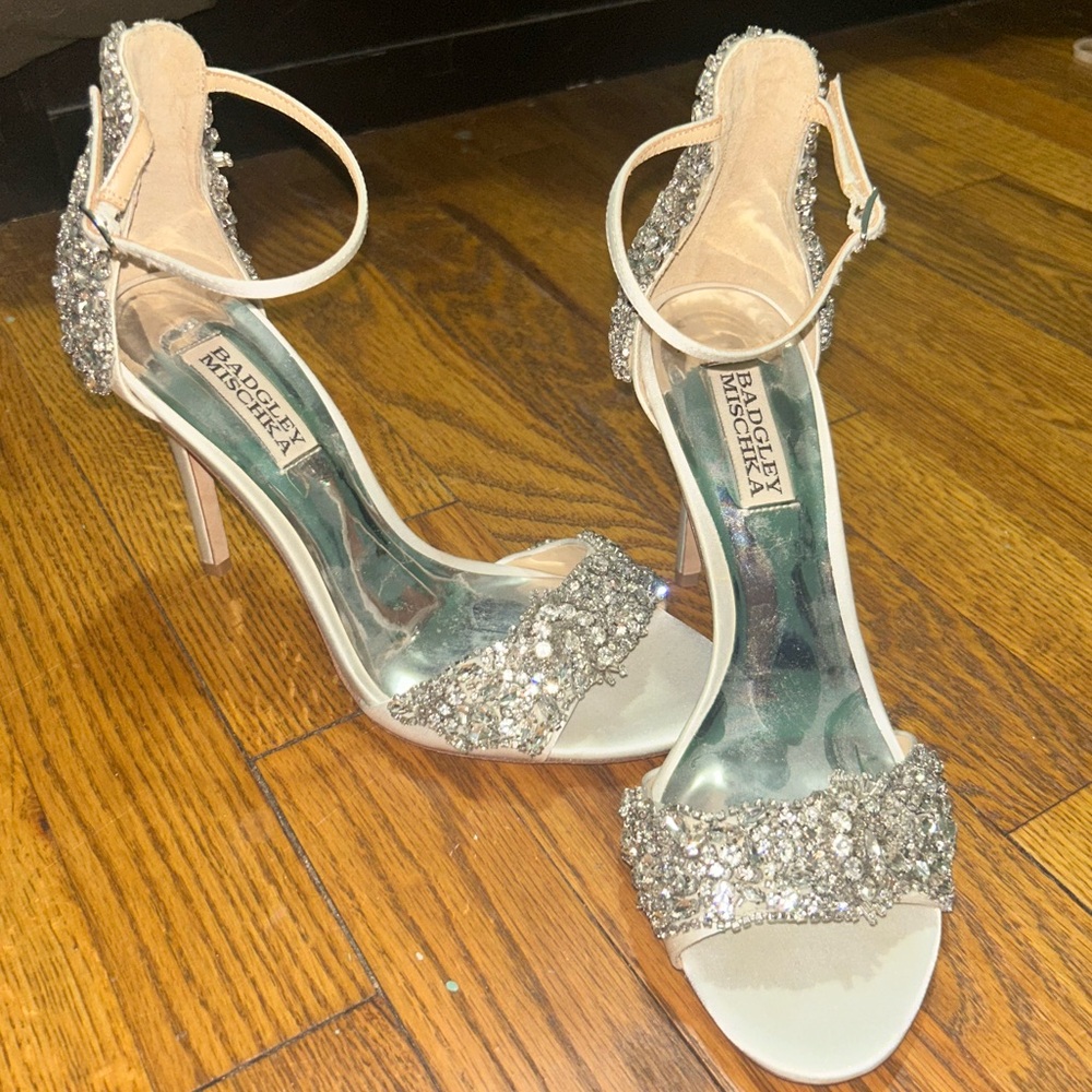 badgely mischka heels